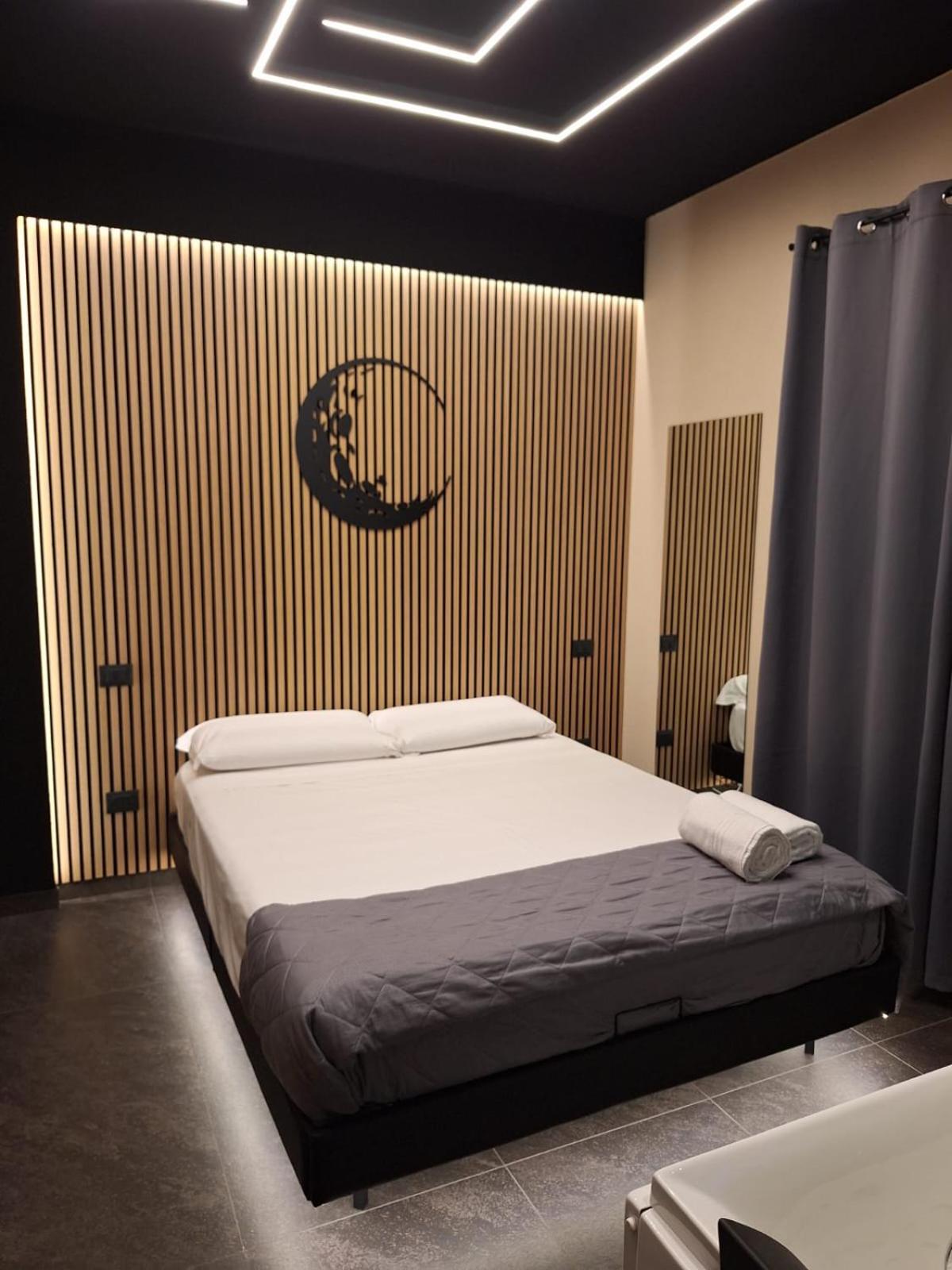 Dark & Light Rooms & Luxury Suites Catania Exterior photo